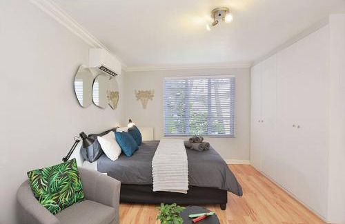 Parklands Apartamento | Flatlet 2.1km from Iconic Blaauwberg Beach