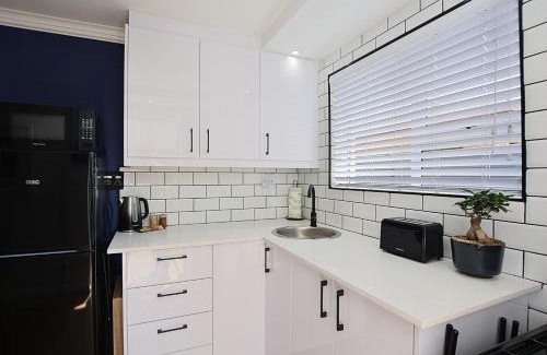 Parklands Apartamento | Flatlet 2.1km from Iconic Blaauwberg Beach