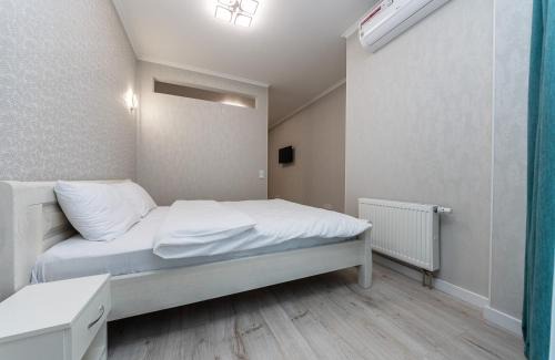 Pozniaky Apartamento | FlatRent Drahomanova 2a