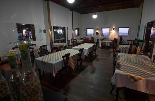 Saire Apartamento | Flats no Hotel Monte Castelo