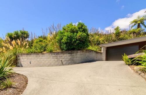 Lake Tarawera Casa | FlaxWater Lake Tarawera