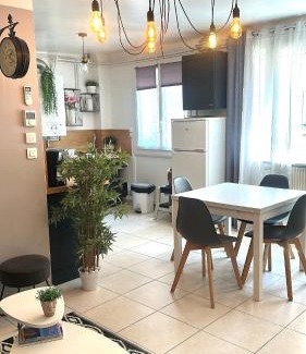La Celle-sous-Gouzon Apartamento | FLCbm - Beach 50 m - Air conditioning - Parking - 2 Bedrooms