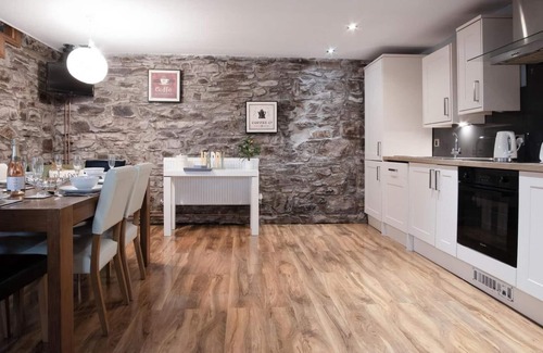 Llanddowror Casa | Fletcher Coach House - 3 Bedroom Cottage - Pendine
