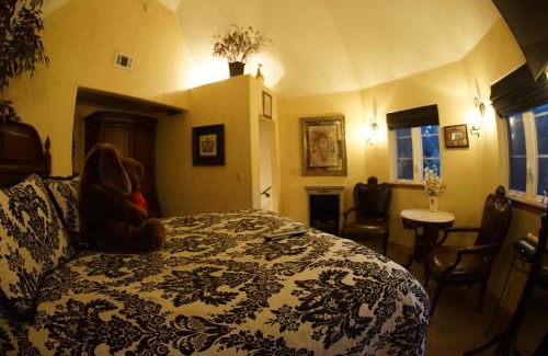 Lake Arrowhead Casa | FLEUR DE LAC EUROPERAN INn