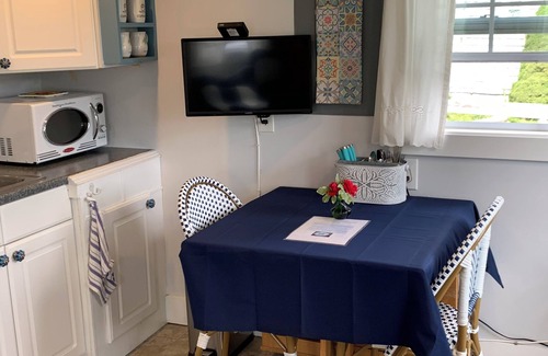 Snug Harbor Cabaña | The Snug Cottage -Snug Harbor - East Matunuck, RI