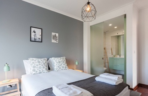 Lombos Casa | FLH Carcavelos Family House