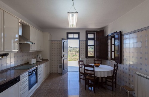 Carvalhal Benfeito Casa | FLH Torres Vedras Spacious House