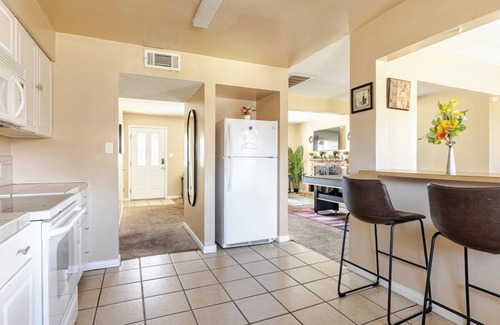 Bakersfield Casa | Flicker · *3-Bedroom Haven with Pool Table