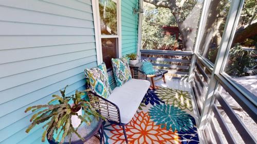 Sunset Point Casa | Flip Flop Casual