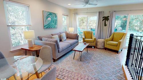 Sunset Point Casa | Flip Flop Casual