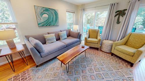 Sunset Point Casa | Flip Flop Casual