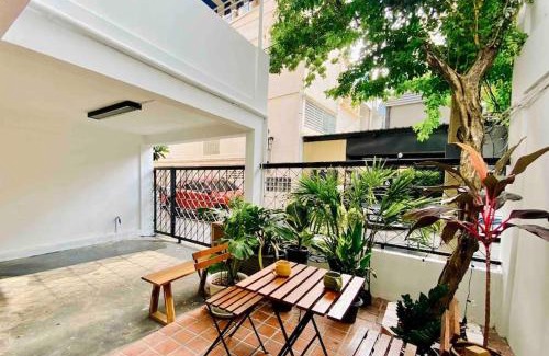 Sukhumvit Casa | Flip Flop In Townhouse
