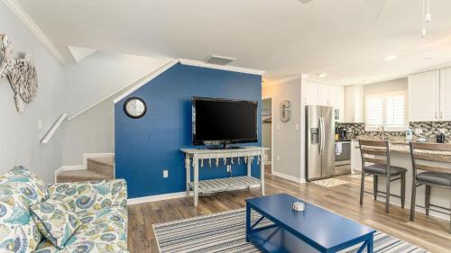 North Myrtle Beach Casa | Flip Flop Inn - 3rd Row - Cherry Grove Section