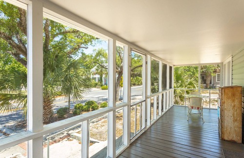 Carrabelle Casa | Flip Flop' N 2BR/2BA Home- Down Town Carrabelle