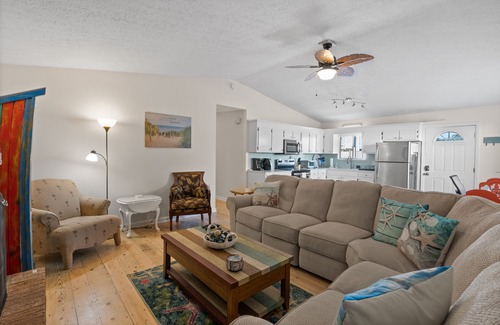 North Myrtle Beach Casa | Flip Flop Oasis - Private Home - 2 Bedrooms/2 Bathrooms - Cherry Grove Beach