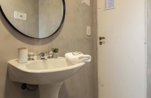 Retiro Apartamento | Fliphaus + Juncal 1900 - 3 Bd Recoleta