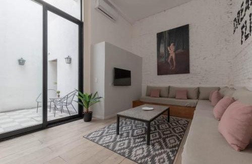 Chacarita Apartamento | Fliphaus Loyola 1500 'B' - 3 Bd 4 Ba Patio Grill & BBQ