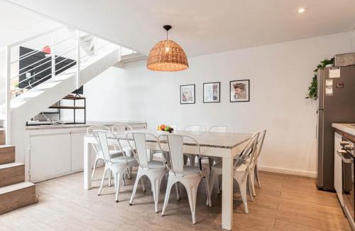 Palermo Casa | Fliphaus Salvador 5879 'A' 4 Bd BBQ & Pool Palermo