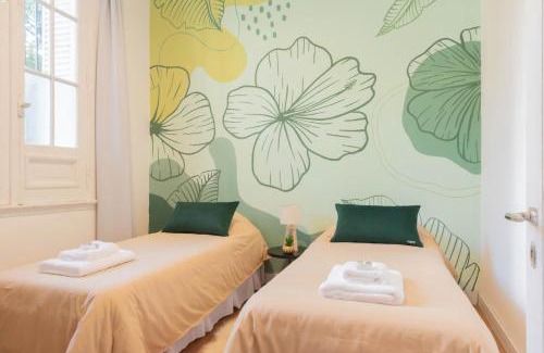 Colegiales Villa | Fliphaus Villa Mansion Paz - 20 pax Deluxe House Belgrano