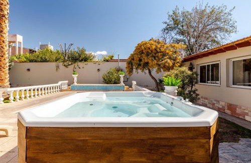 Godoy Cruz Casa | Fliphaus Wine Country - 9 Bd 22pax Pool Jacuzzi