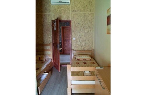 Novi Beograd Casa | Casa flotante en el río, cerca de la ciudad - Apt 4 (Habitación familiar)