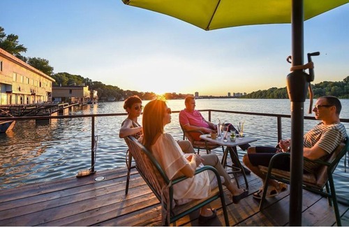 Novi Beograd Casa | Casa flotante en el río, cerca de la ciudad - Apt 6 (Habitación triple con terraza)