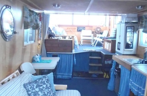 Newburyport Alquiler De Eote | Floating Loft III - 47' 3bed 1.5bath in Newburyport MA by Floating Lofts, Inc.