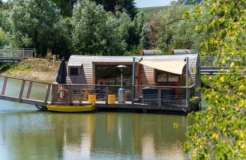Chablis Cabina | CHOQUE FLOTANTE CON SPA PRIVADO LES CLOS