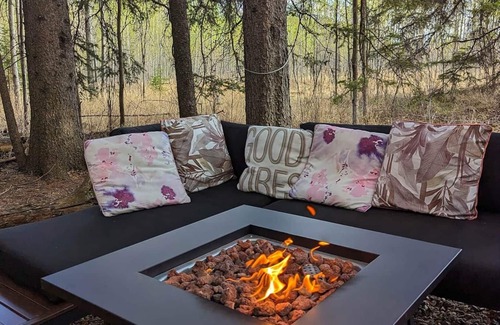 Winfield Casa | Floating Treehouse Cocoon - The Firefly