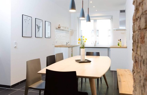 Moabit Apartamento | Floor 2 (Apt. 4 + 5) 195 SQM & 5 BR / ENTIRE FLOOR: MAX 21 PERSONS