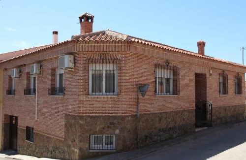 Los Yebenes Casa | Flor De Romero