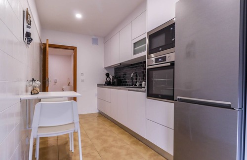 Vila Praia de Ancora Apartamento | Flor do Mar - Spacious Apartment with Balcony