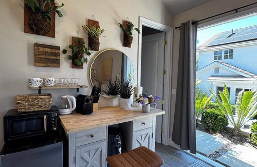 Malaga Cove Apartamento | Flora Casita