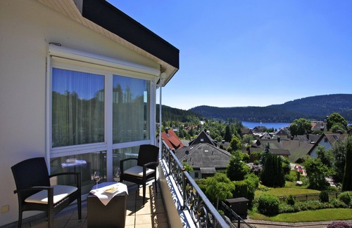 Schluchsee Apartamento | Flora suite with shower/WC and balcony