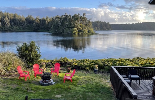 Langlois Apartamento | Floras Lake Getaway - encantador apartamento con vista