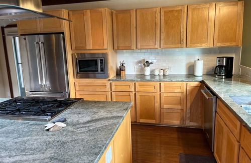 Langlois Casa | Floras Lakefront Pet Friendly Near Bandon Dunes