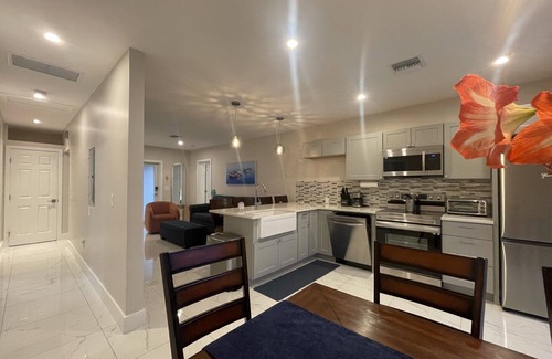 Poinciana Park Casa | Florida Charm Retreat. Near FLL Air Port and Port Everglades