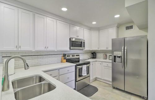 Fernandina Beach Apartamento | Florida Condo with Pool and Tennis Walk to Beach!