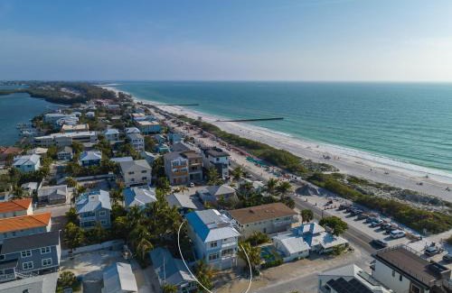 Bradenton Beach Casa | Florida Fling