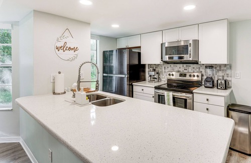 Royal Palm Bay Condominio | Florida Fun! Family Condo w/Pool, 8 Mi to WDW