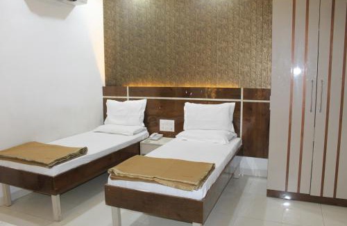 Malviya Nagar Hotel | Flourish Stay Saket near Max Hospital
