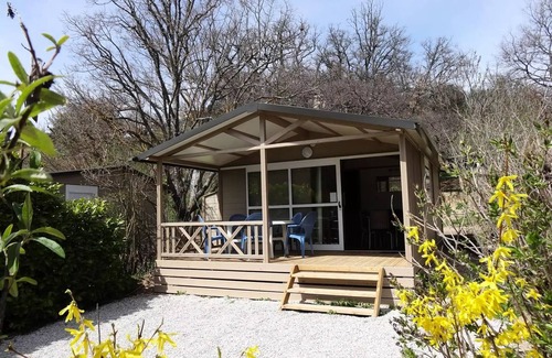 Esparron-de-Verdon Villa | Flower Camping La Beaume **** - Cottage not classified 55m2 2 bedrooms + Terrace + BBQ 6 to 11 people - 6 pers. included in the tariff