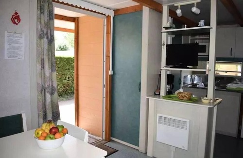 Chateau-d'Olonne Chalet De Esquí | Flower Camping Le Petit Paris **** - Standard chalet 30m2 - 2 bedrooms + covered terrace + TV 5 persons
