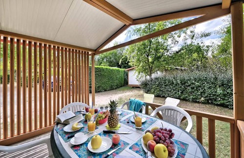 Anneyron Chalet De Esquí | Flower Camping La Chataigneraie **** - Chalet Comfort 25m2 (2 bedrooms) + covered terrace 5 people