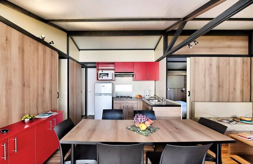 Anneyron Chalet De Esquí | Flower Camping La Chataigneraie **** - Chalet Comfort 35m2 (3 bedrooms) + covered terrace + TV 6 persons