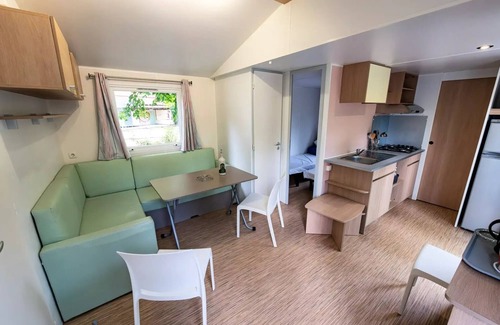 Die Casa | Flower Camping la Pinède **** - Mobile home Premium Riviera 28m2 near river- 2 bedrooms + Terrace with umbrella - 4 people