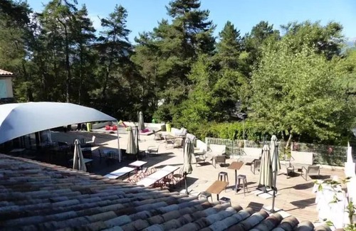 Die Casa | Flower Camping la Pinède **** - Mobile home Premium Riviera 28m2 near river- 2 bedrooms + Terrace with umbrella - 4 people