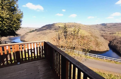 Neuveglise-sur-Truyere Chalet De Esquí | Flower Camping Le Belvédère **** - Premium BELVEDERE chalet with lake view - 3 bedrooms and 2 bathrooms 6 people