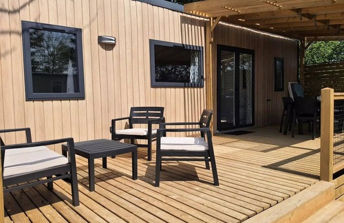 Hauterives Casa | Flower Camping Le Château *** - Homeflower Premium 35m2 3 bedrooms + TV + dishwasher + air conditioning + terrace XL semi-covered 6 people