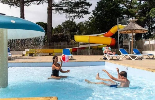 Le Ru Casa | Flower Camping Port de la Chaîne **** - Homeflower Premium 29m2 (2 bedrooms) Terrace + TV + SEA VIEW 4 people